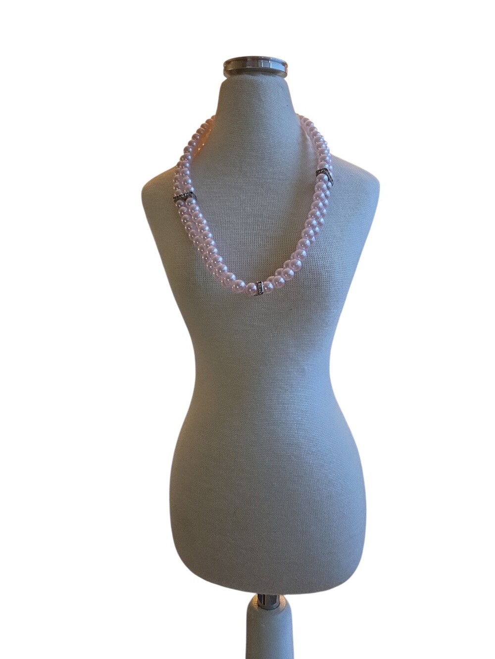 Silver Toned Rhinestones Pink Plastic Pearl Beaded Necklace 16"